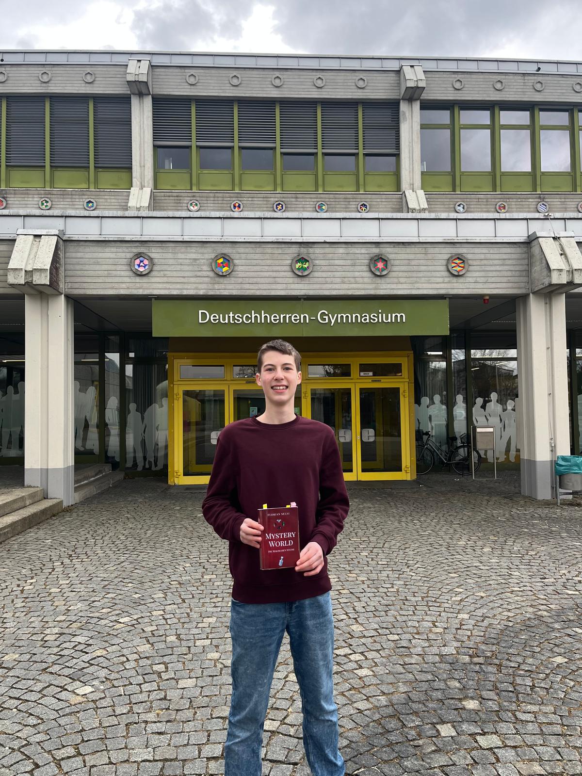 DHG 20260316-1 Florian vor dem DHG